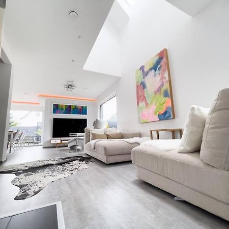 Villa Dreamy Vibes Mit Privatem Pool & Rheinblick Niederkassel Kültér fotó