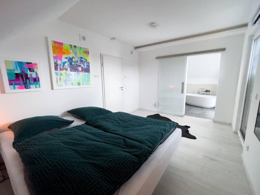 Villa Dreamy Vibes Mit Privatem Pool & Rheinblick Niederkassel Kültér fotó