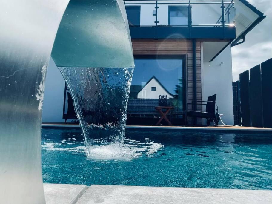 Villa Dreamy Vibes Mit Privatem Pool & Rheinblick Niederkassel Kültér fotó