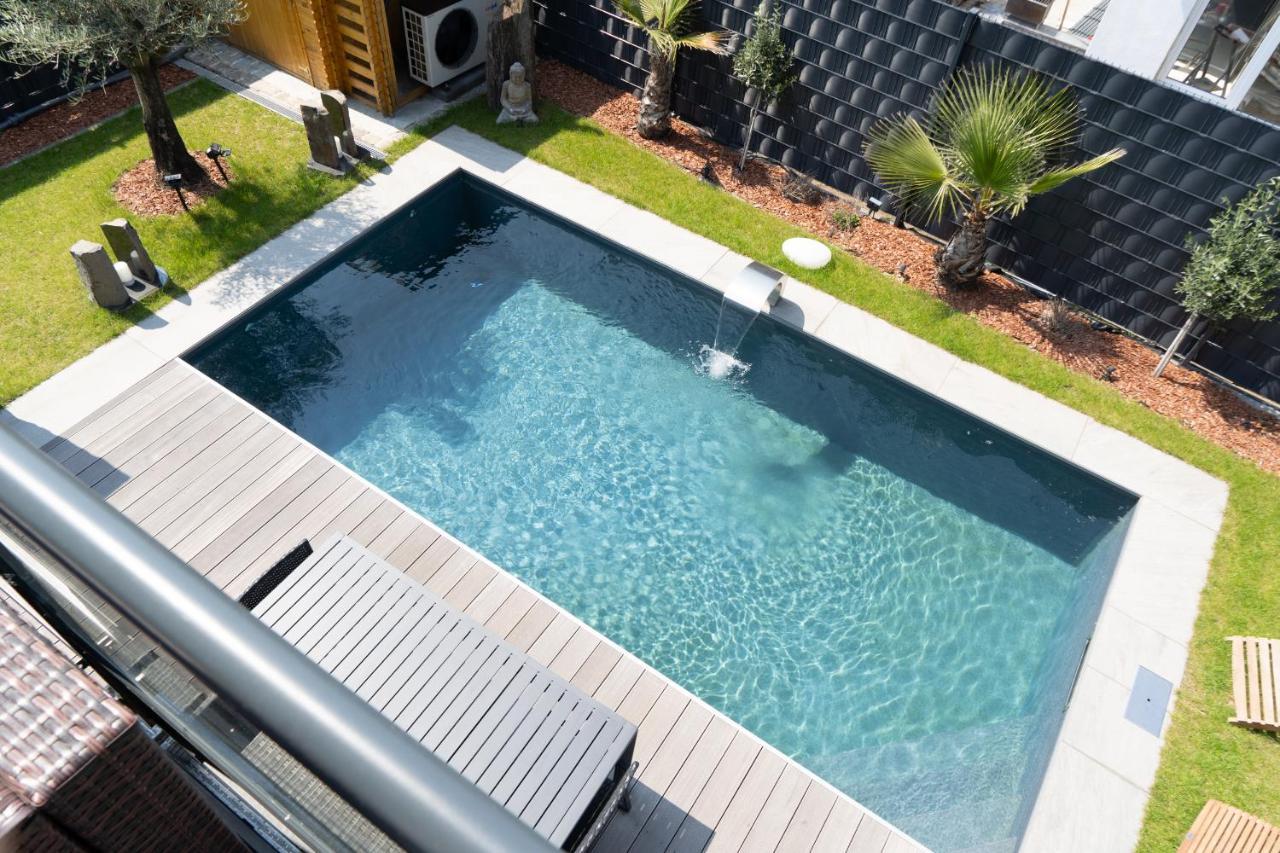 Villa Dreamy Vibes Mit Privatem Pool & Rheinblick Niederkassel Kültér fotó